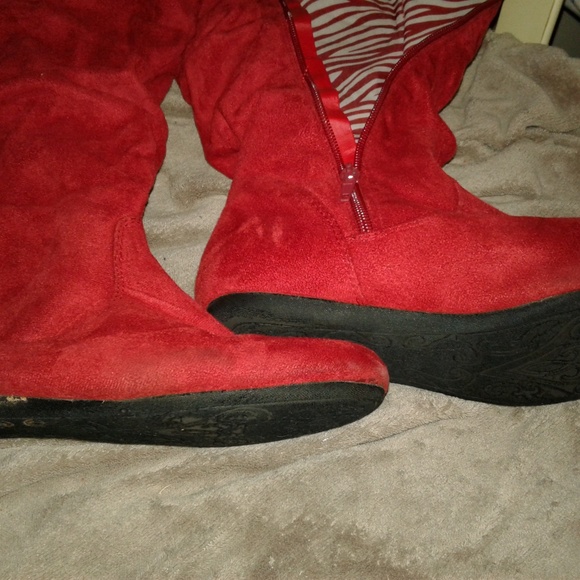 Red Suede Women's Boots - Picture 6 of 7